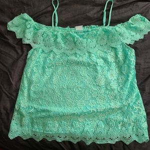Off-shoulder tank top/shirt